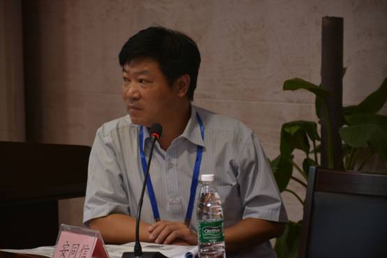 主持人安同信教授.JPG